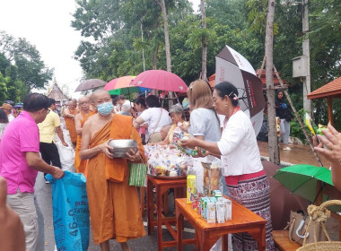 กิจกรรมตักบาตรเทโวโรหณะ ประจำปี 2566 พารามิเตอร์รูปภาพ 4