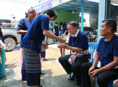 สหกรณ์จังหวัดชัยนาท พร้อมคณะร่วมกิจกรรมเทศกาลวันสงกรานต์ ณ ... พารามิเตอร์รูปภาพ 3